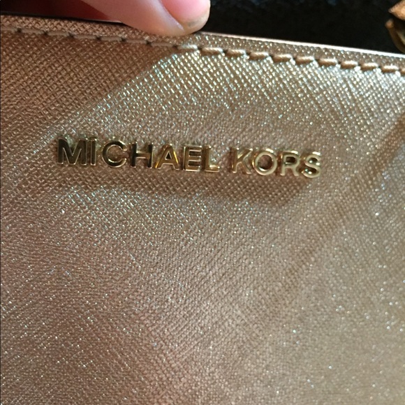 Michael Kors cross body gold - Picture 2 of 3